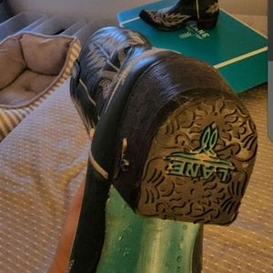 Lane cowboy boots